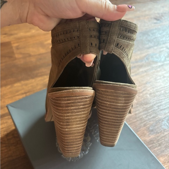 Vince Camuto suede heeled booties - Picture 4 of 6